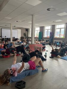 Flexx Fitnessstudio Beach Party Frauen