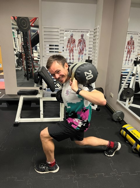 Hyrox Lunges mit Gewicht